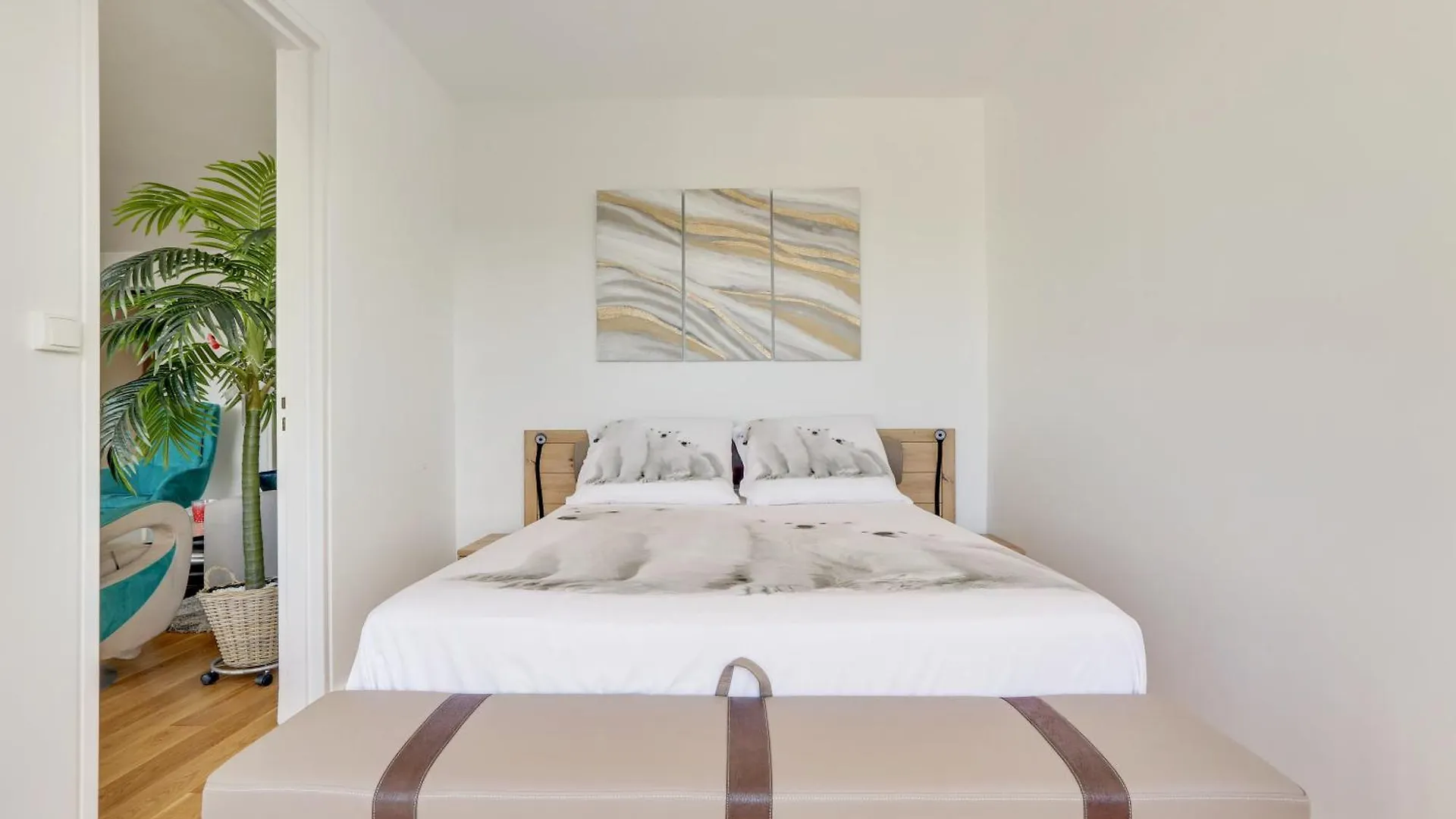 Apartment Luxury With Eiffel Tower View, 1 Min Metro, Parking