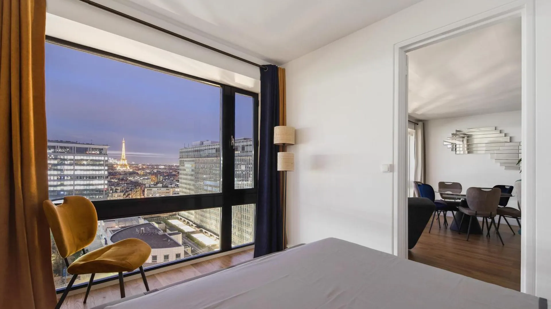 Luxury With Eiffel Tower View, 1 Min Metro, Parking * Paris