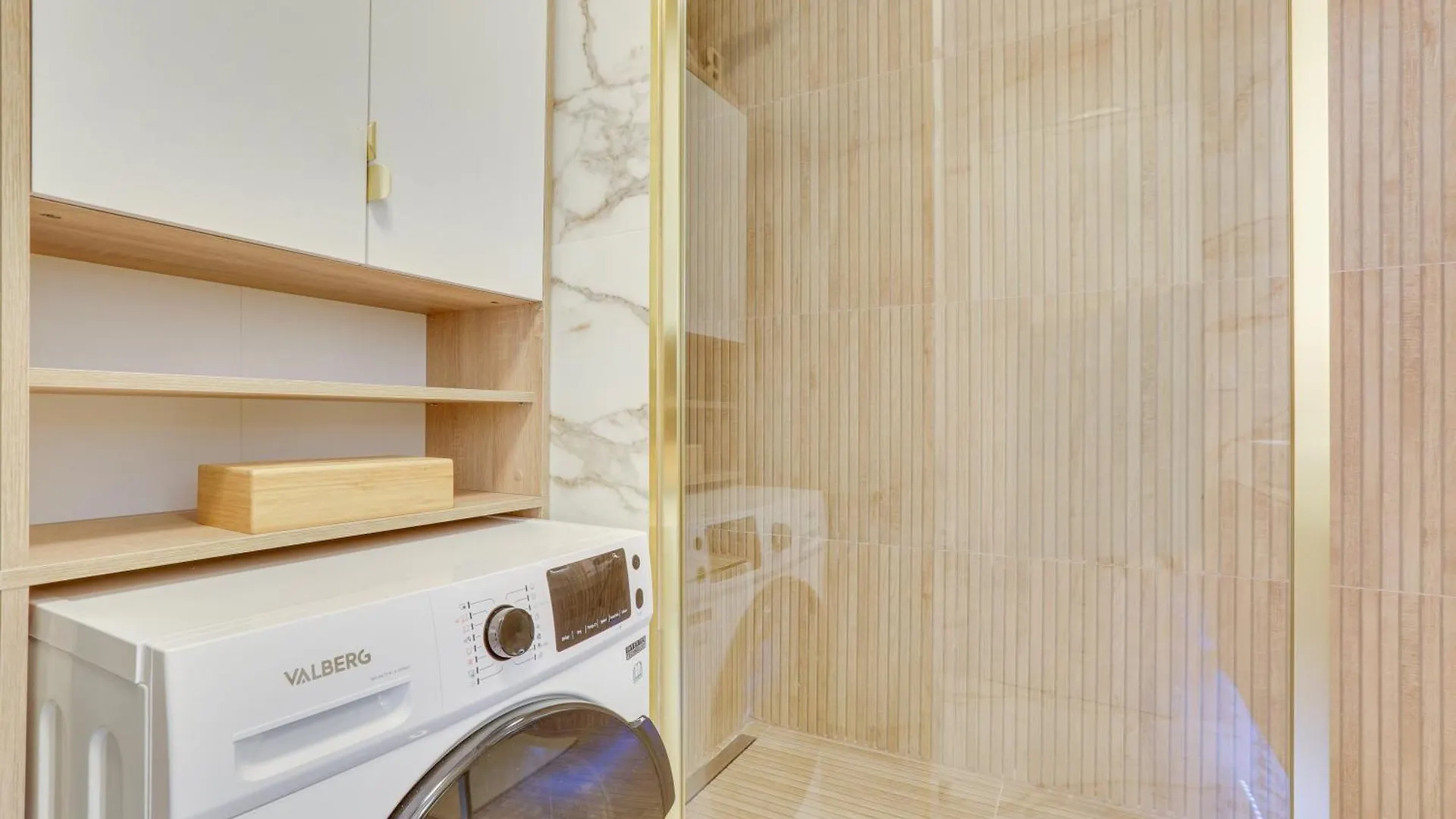 Luxury With Eiffel Tower View, 1 Min Metro, Parking Paryż