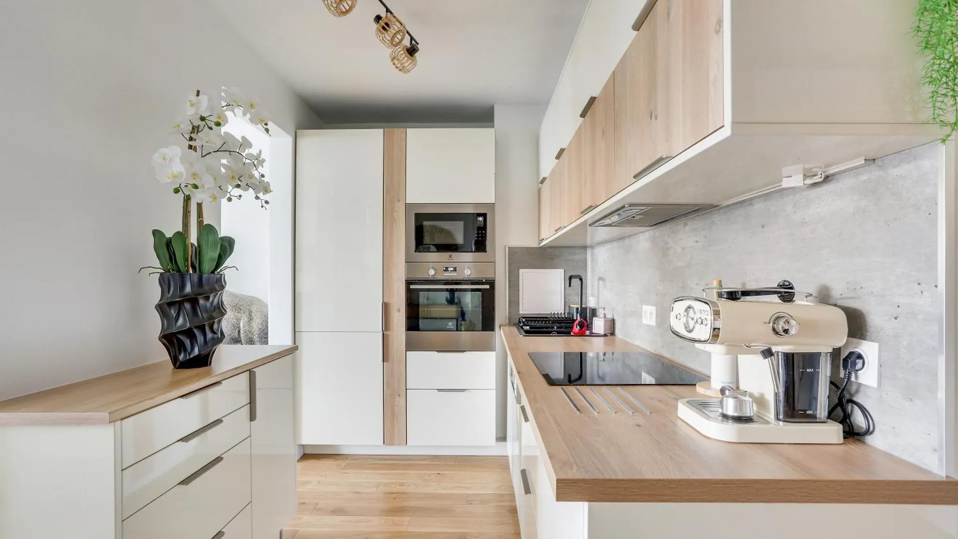 Luxury With Eiffel Tower View, 1 Min Metro, Parking *