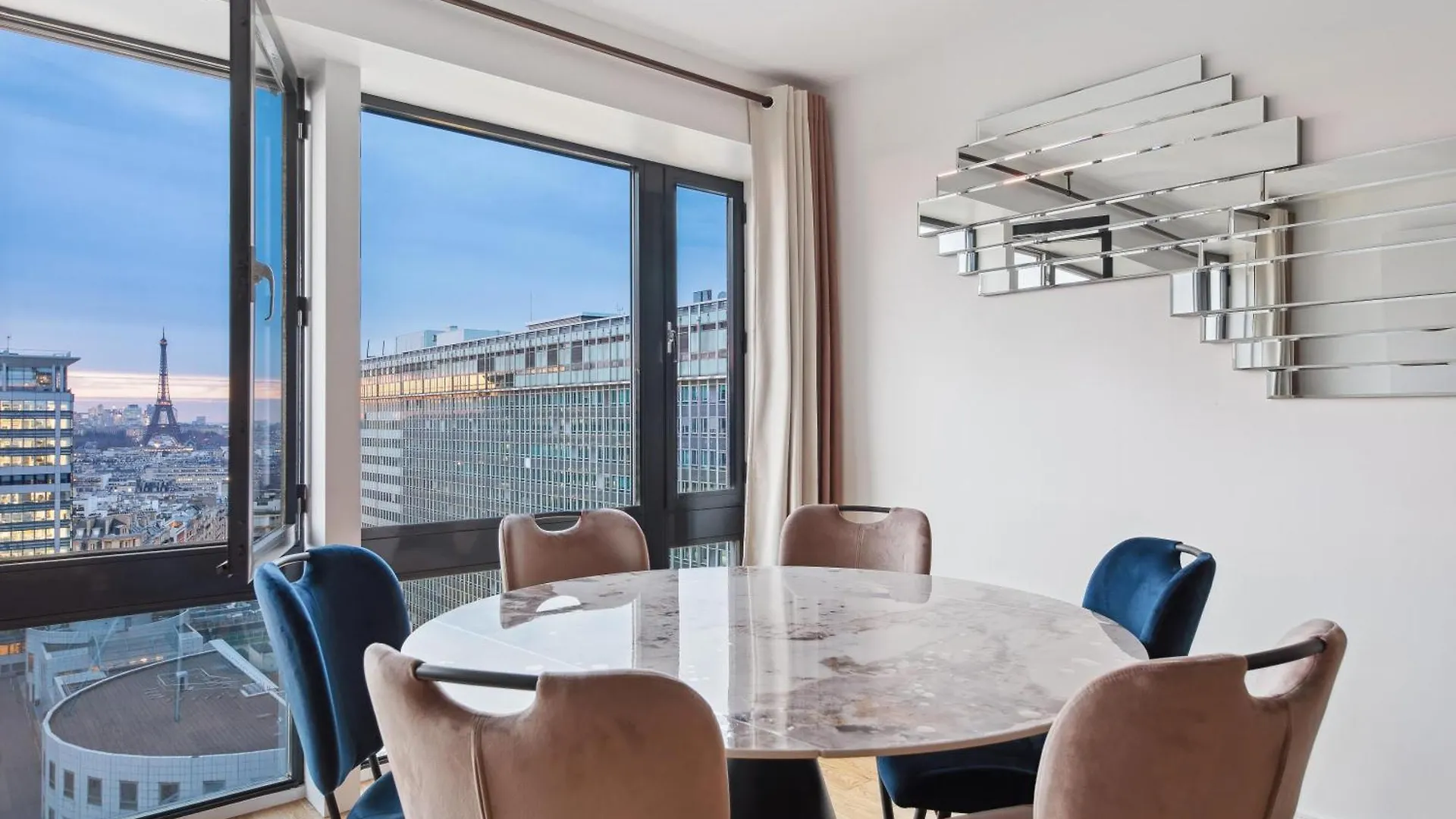Apartament Luxury With Eiffel Tower View, 1 Min Metro, Parking *